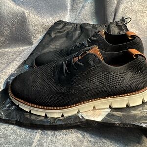 Elegant Black and Brown Knit Oxfords